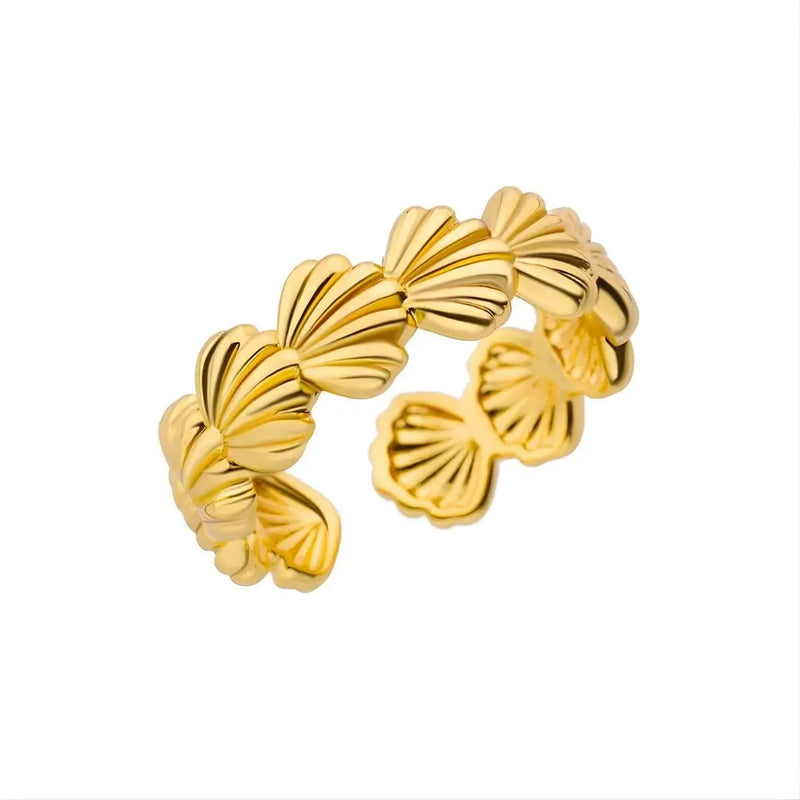 Anel Dourado Feminino Golden Shells fundo branco