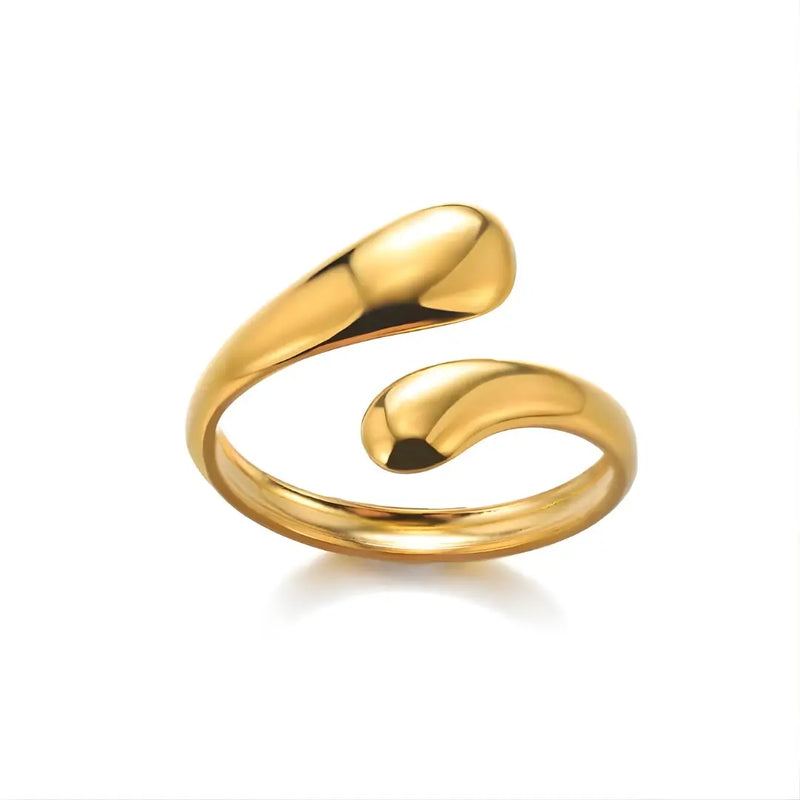 Anel Dourado Feminino Modelo Hug fundo branco