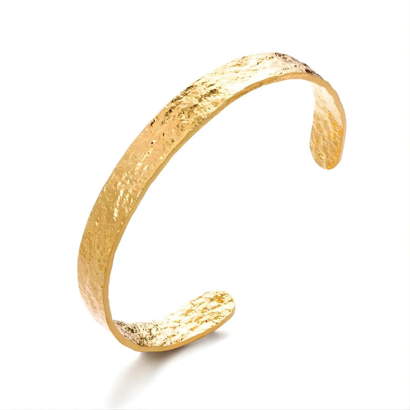 Bracelete Dourada Modelo Sand fundo branco