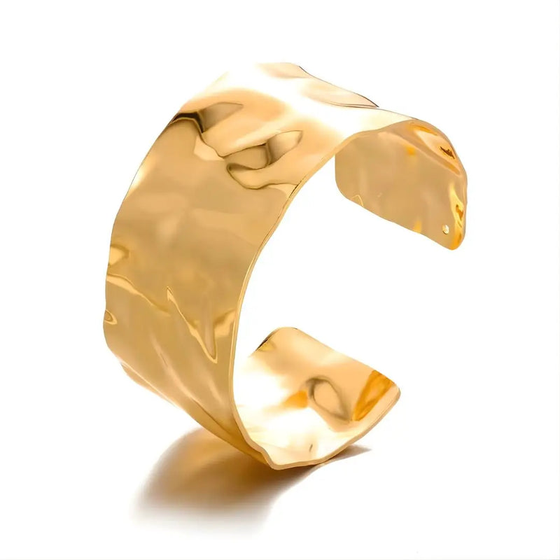 Bracelete Dourado Modelo Serpens Fundo Branco