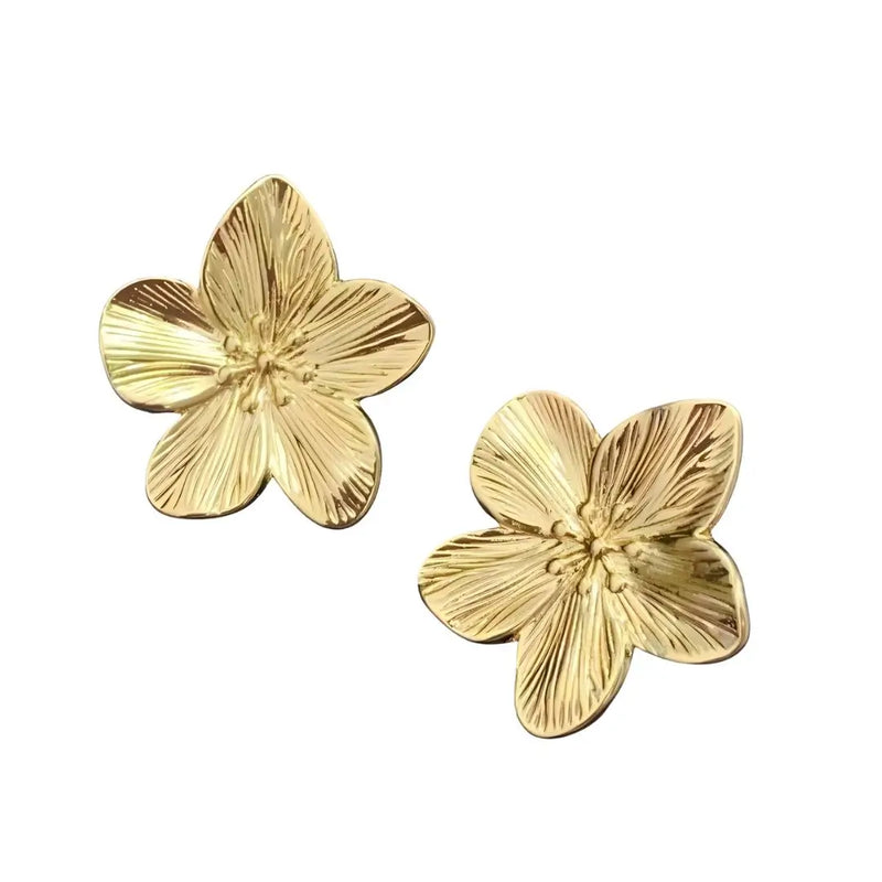 Brinco Dourado Feminino Modelo Flor Golden fundo branco