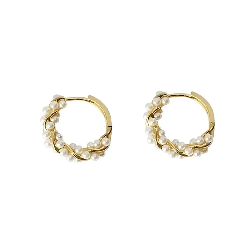 Brinco Dourado Feminino Modelo Pearl fundo branco